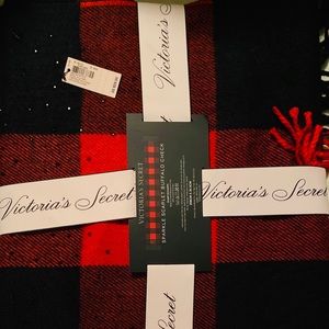 NWT Victoria Secerts  Red and black scarf